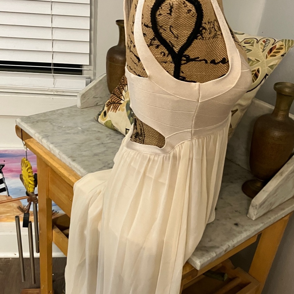 bebe Cream High Low Dress Sexy Fabulous Style Never Worn!!❤️ S Prom Formals - Picture 5 of 15